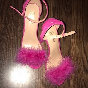 Pink Fuzzy Heels 💕🖤